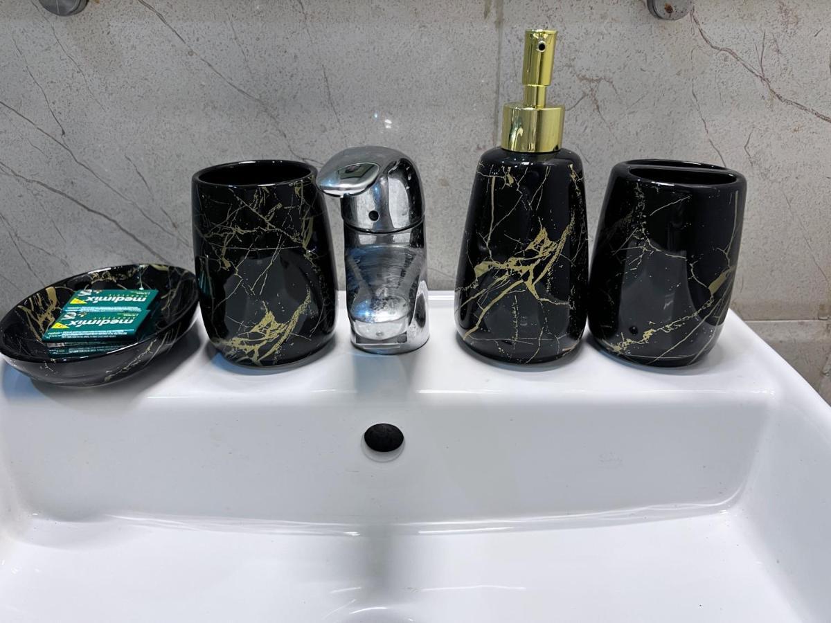 Luxurious Nirvana Apartments 瓦加托 外观 照片