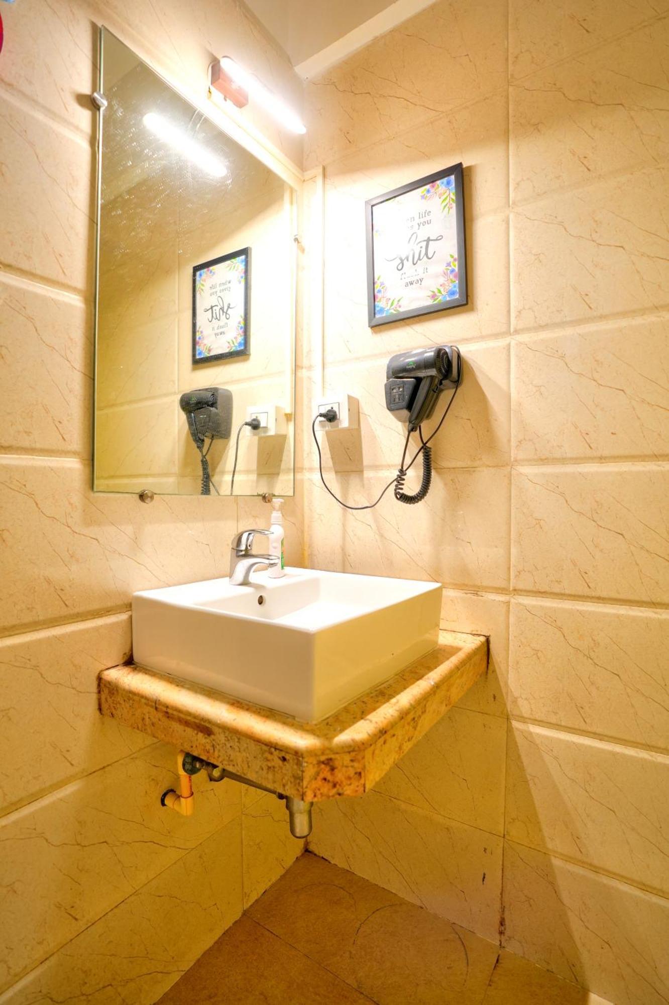 Luxurious Nirvana Apartments 瓦加托 外观 照片